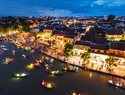 Enchanting Hoi An attracts tourists